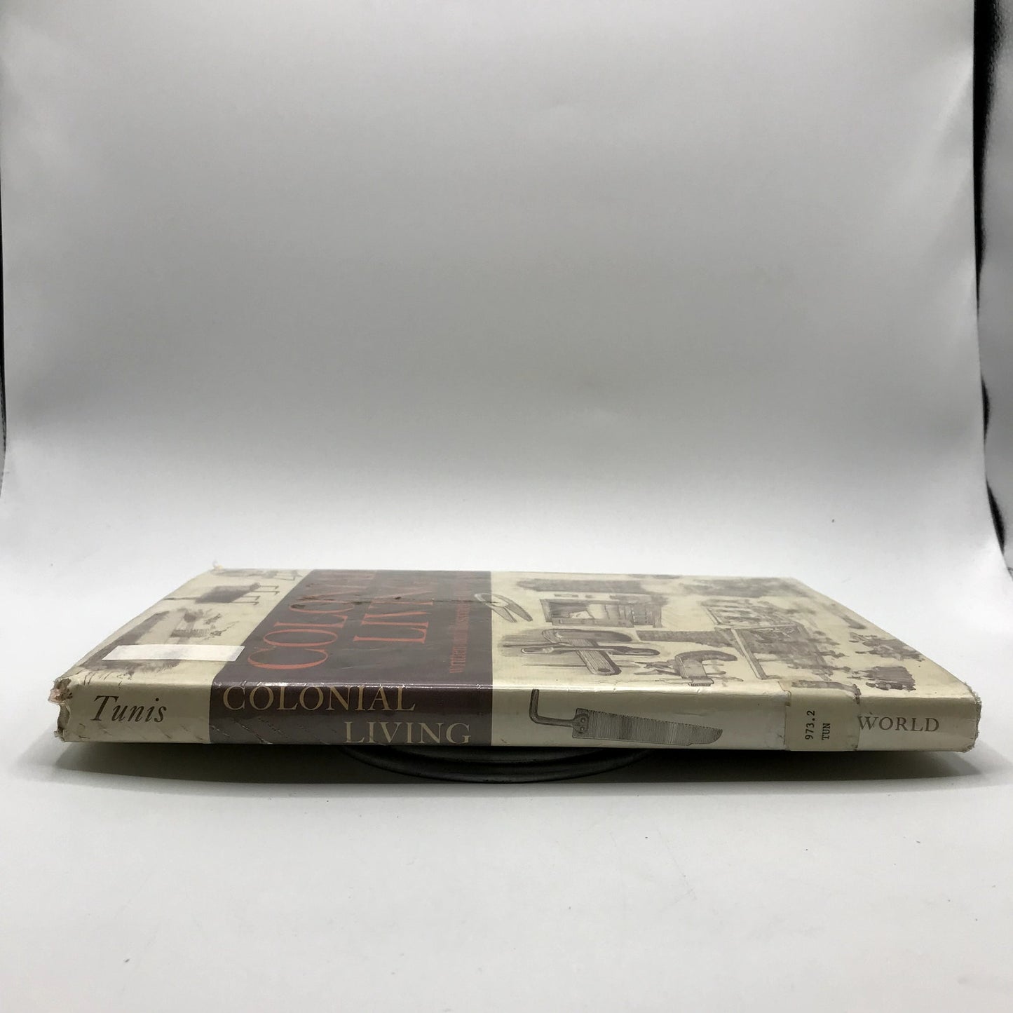 Colonial Living Hardcover Book Written And Illustrated by Edwin Tunis 1957