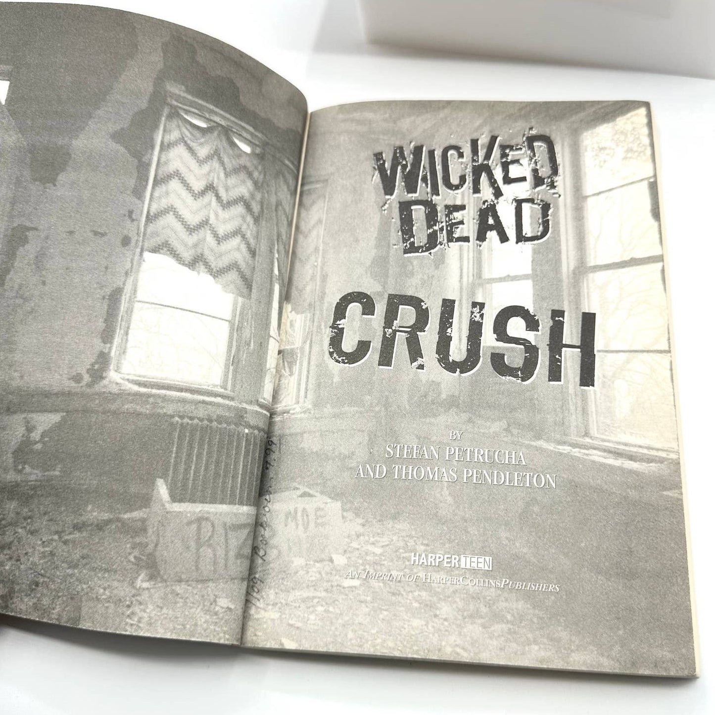 Wicked Dead: Lurker, Torn, Snared, Crush, Prey 5 Book Series Petrucha/Pendelton