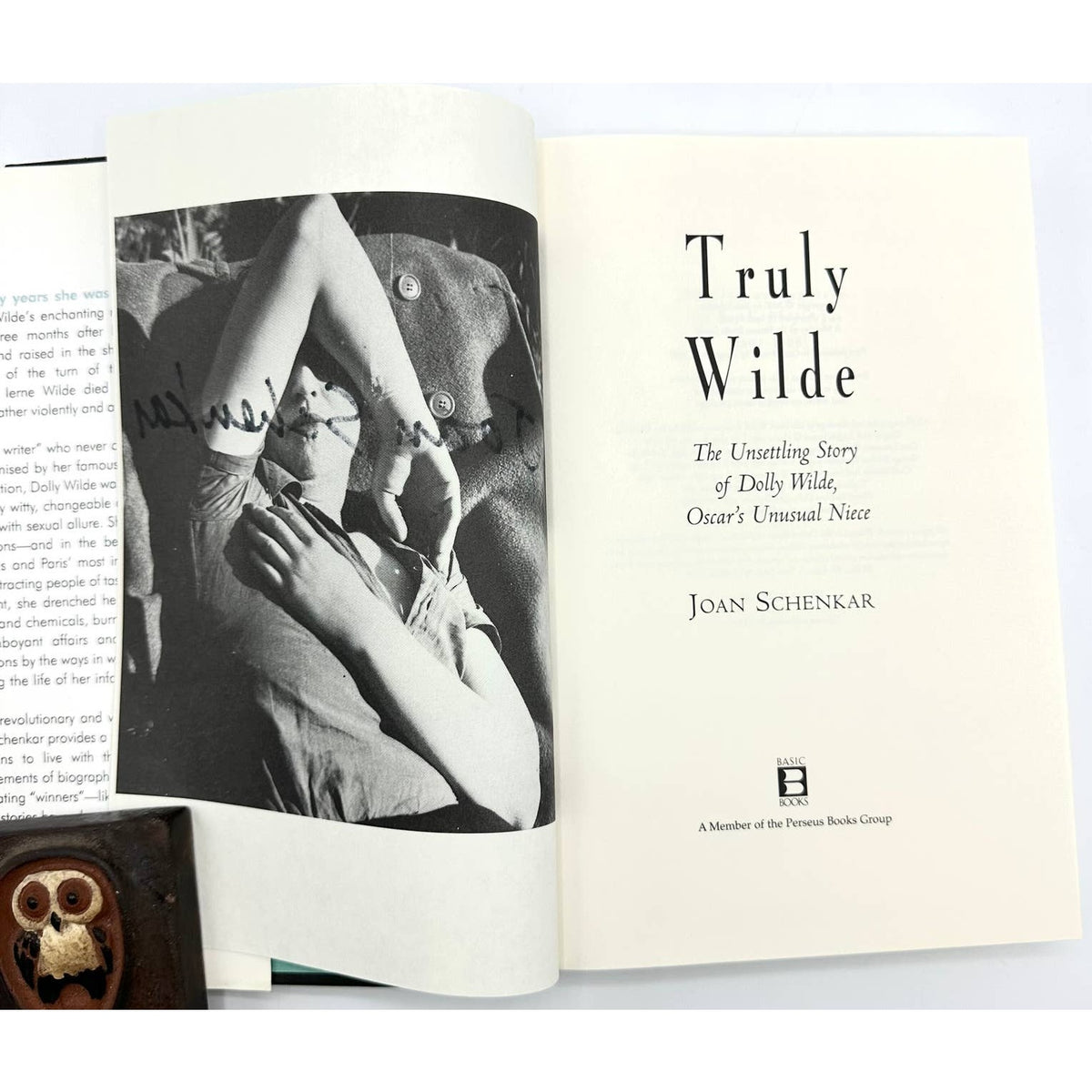 Truly Wilde The Unsettling Story of Dolly Wilde SIGNED by Joan Schenkar 2000